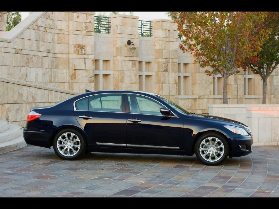  Hyundai Genesis Sedan 2009 года  (фото 35 из 47)